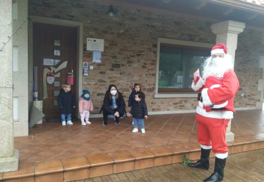 A visita de Papá Noel aos nenos/as de Preescolar na Casa e das Casas Niño abre a programación de Nadal de Frades